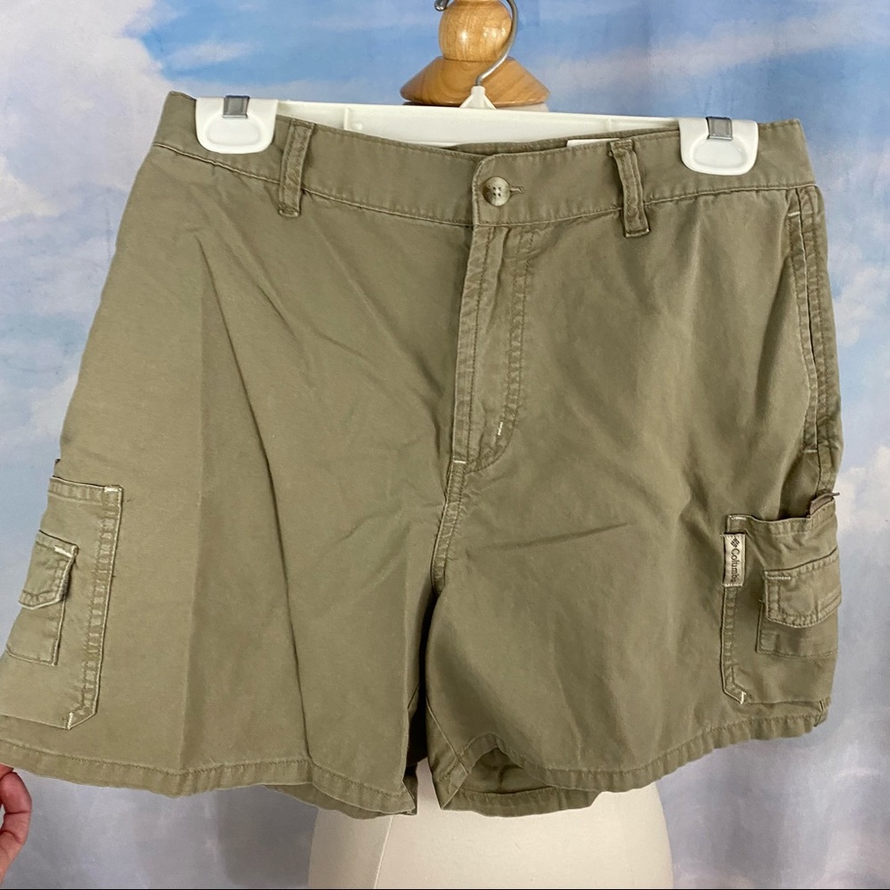Columbia Brown Khaki Shorts Sz Medium